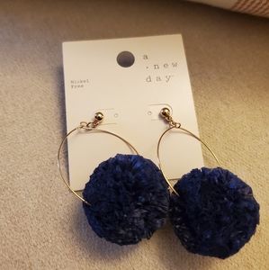 Pom pom earrings